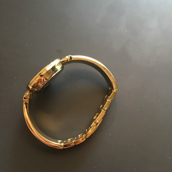 Women’s Anne Klein watch - Picture 5 of 5